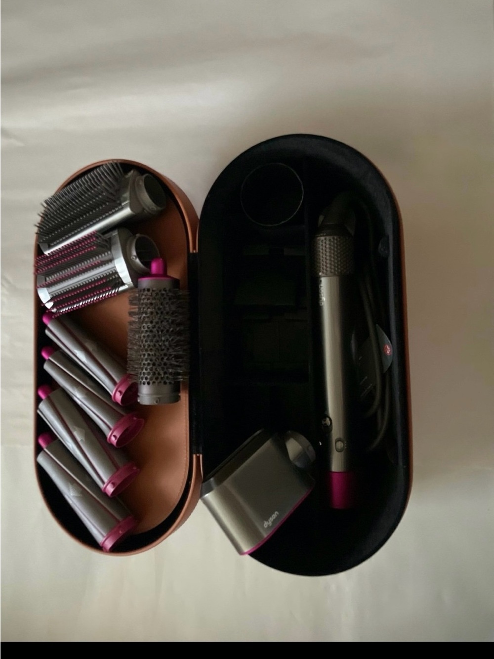 Dyson Airwrap - Picture 2 of 4